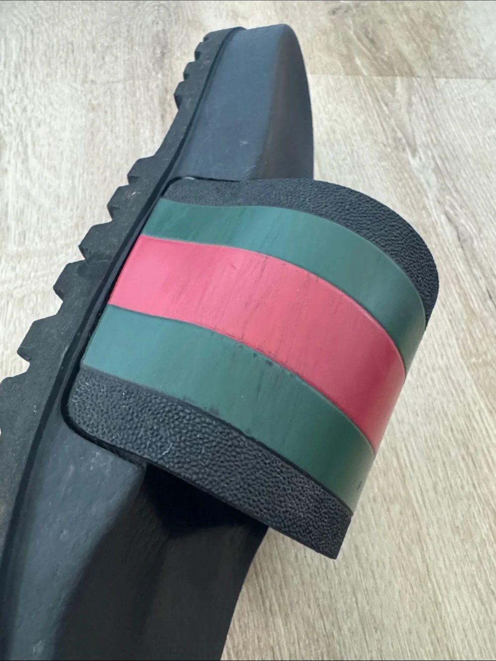 Gucci Men’s Black Slides with Green and Red Web Stripe